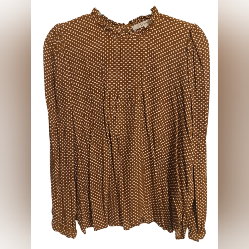 WOMEN'S LOFT CARAMEL & WHITE DOTTED PINTUCKED LONG SLEEVE BLOUSE SIZE MEDIUM - Picture 3 of 4